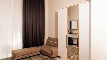 Habitación familiar | Área de sala de estar | Impresora