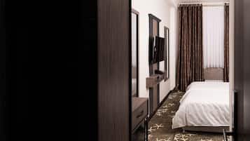 Comfort Twin Room | Desk, laptop workspace, iron/ironing board, free WiFi