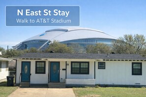 Exterior - Walk to Dallas FIFA Stadium 4BR Sleeps 10 (Arlington)