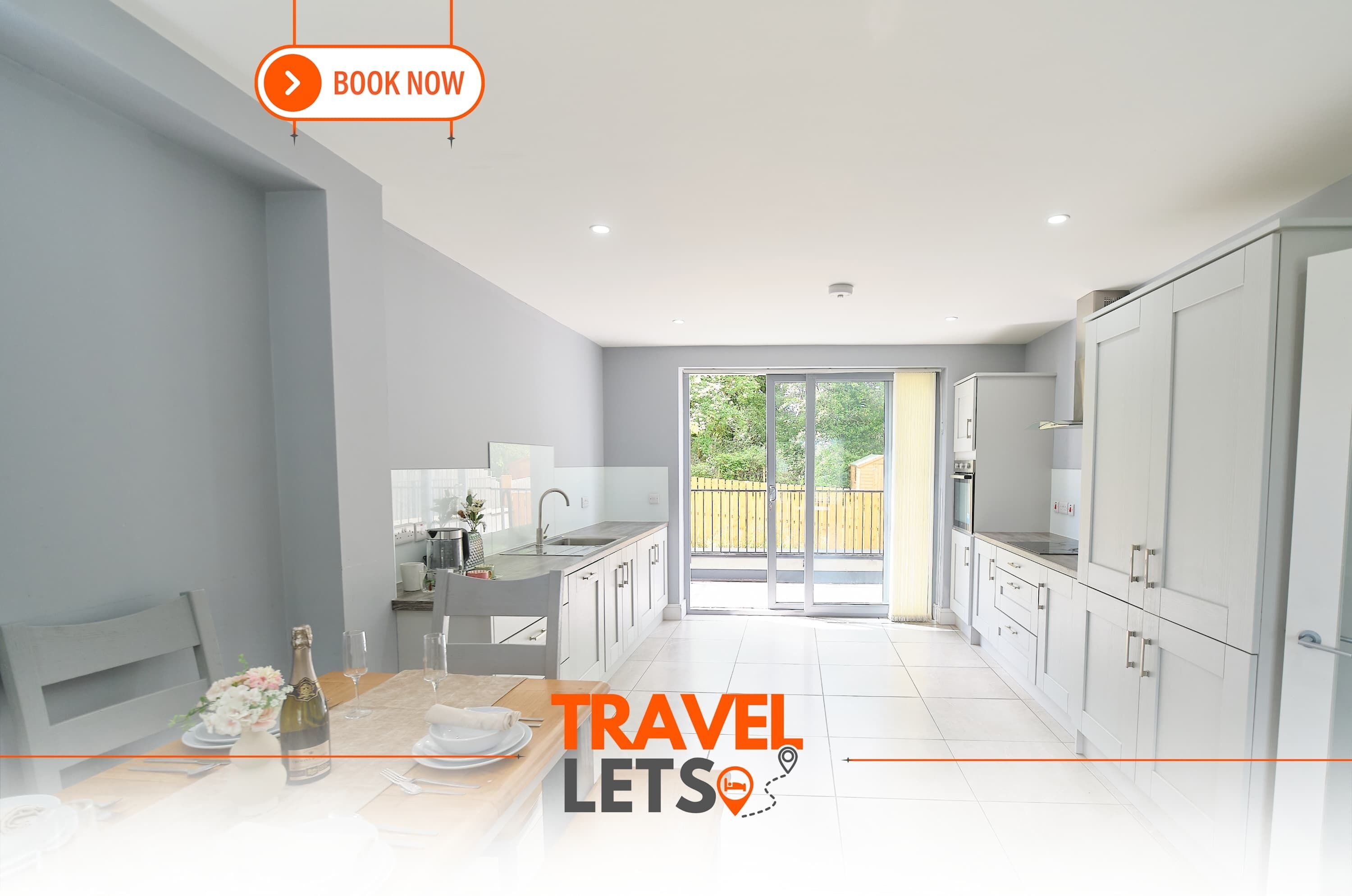 専用キッチン. 3 Bedroom Duplex By Travel Lets Short Term Rental Agency Donegal Town