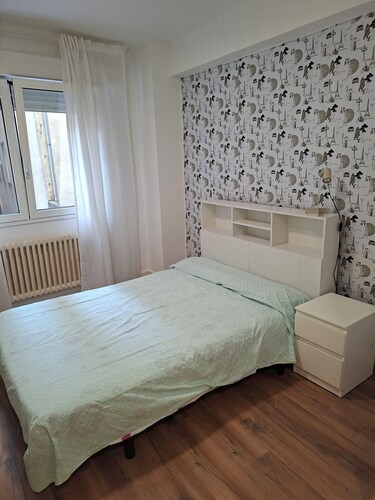 4 bedroom apartment in the center of Pontevedra in July and August.