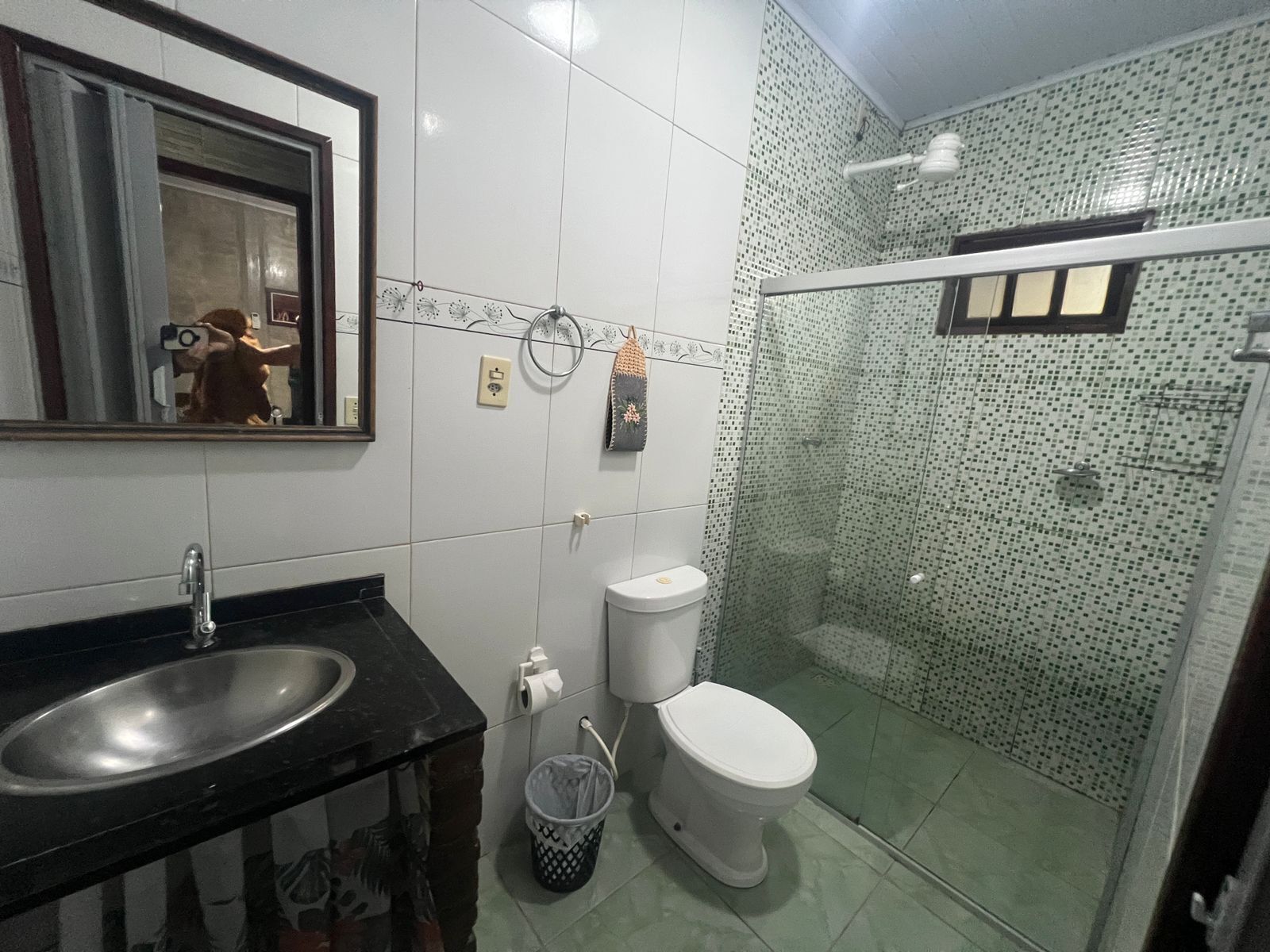 Apartamento família | Banheiro | Toalhas de banho, papel higiênico