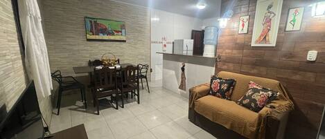 Family Apartment | Desk, iron/ironing board, free WiFi