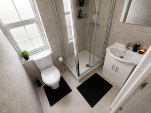 Bathroom - Modern Luxe Studio | Discount For Long Stays (Southall)