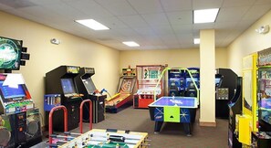 Games room - Go to DC 250yr July 4th Celebration, 3 br Cabin at Shenandoah Crossing Resort (Gordonsville)