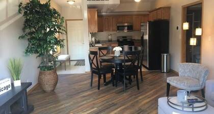 2-bedroom apartment in pleasant Oak Lawn with AC comfort