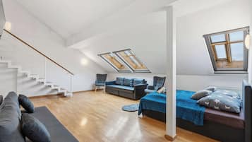 Fernseher, Kamin, DVD-Player, Arbeitsbereiche