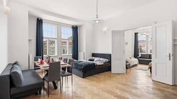 Fernseher, Kamin, DVD-Player, Arbeitsbereiche