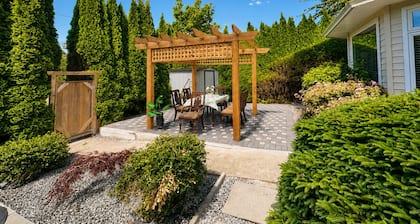Spacious 3BR Retreat Near White Rock Beach & Pier