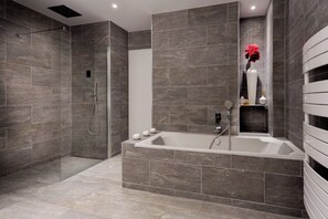 Handtücher, Toilettenpapier