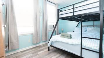 Desk, iron/ironing board, WiFi, bed sheets