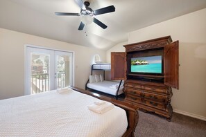 Iron/ironing board, WiFi, bed sheets - Relaxing Island Townhome with Pool Views (Corpus Christi)