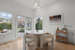 Dining - Airy, chic Hamptons style - bay views, walkable to beach, near top restaurants. (Hampton Bays)