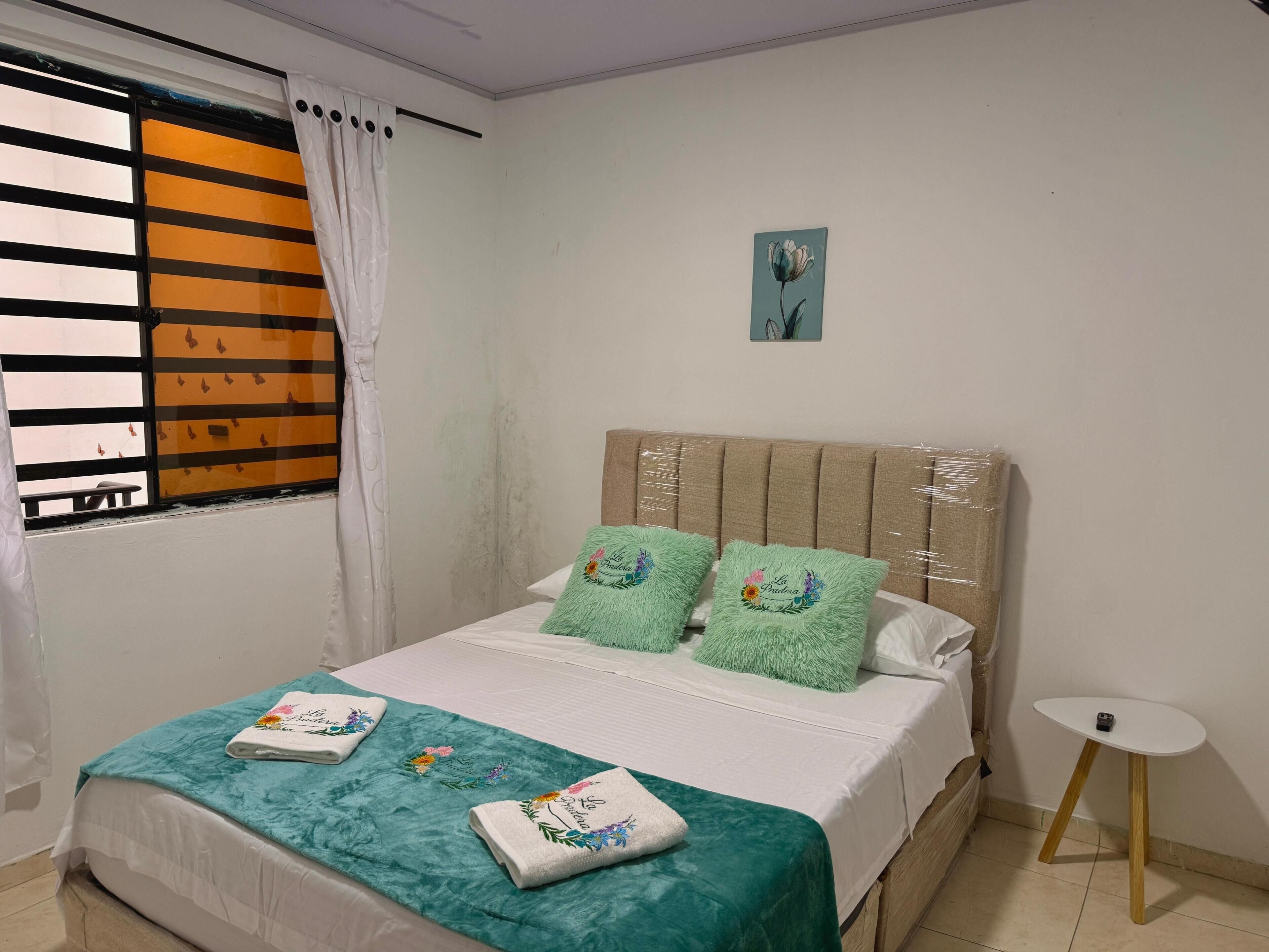 8 chambres, Wi-Fi, draps fournis