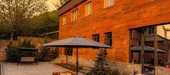 Spacious 5BR Forest Guesthouse in Vanadzor for Families & Groups