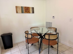 Dining - Peaceful Beachwalk Escape! Updated 3rd-Floor Condo w/ Lanai, Pool & Hot Tub (Fort Myers)