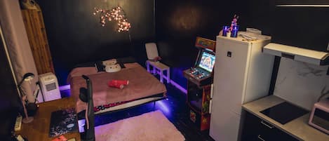 1 室のベッドルーム、アイロン / アイロン台、WiFi、ベッドシーツ