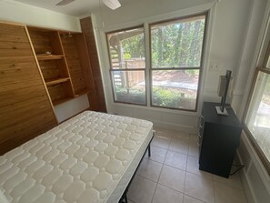Room - Private, Ocean Side, Walking Distance to Beach (Corolla)