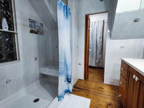 Bathroom - Private, Ocean Side, Walking Distance to Beach (Corolla)