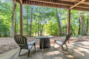 Terrace/patio - Clemson Cove Retreat | Lake-front - Near Clemson (Anderson County)