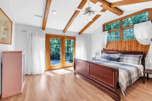 Iron/ironing board, WiFi, bed sheets - Clemson Cove Retreat | Lake-front - Near Clemson (Anderson County)