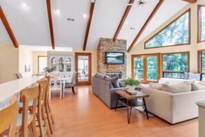 Fireplace - Clemson Cove Retreat | Lake-front - Near Clemson (Anderson County)