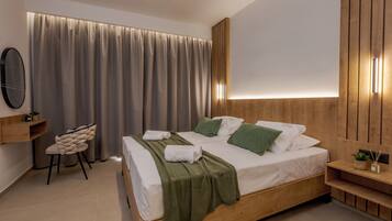 Superior Room, Garden View | In-room safe, desk, blackout curtains, iron/ironing board