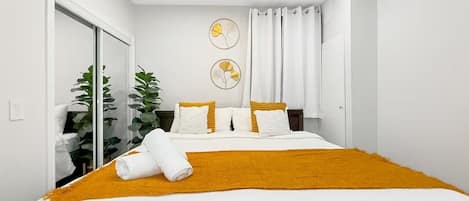 4 chambres, fer et planche à repasser, Wi-Fi, draps fournis