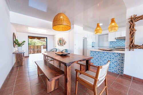 Casa Zafiro: Modern 3-bedroom beachhouse oasis in Miramar w/dedicated workspace