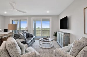 Living area - Birdsong on the Bayou 1202 (Gulf Shores)