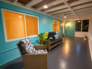 Interior - Teal Escape Coastal Bungalow - Fort Lauderdale (Fort Lauderdale)