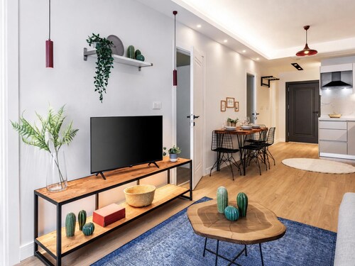 Gorgeous 3 Bedroom Apartment At Monnas Suite