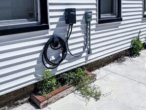Property grounds - Designer's Home • EV Charger • Family-Friendly 3BR/3BA in Gordon Square (Cleveland)