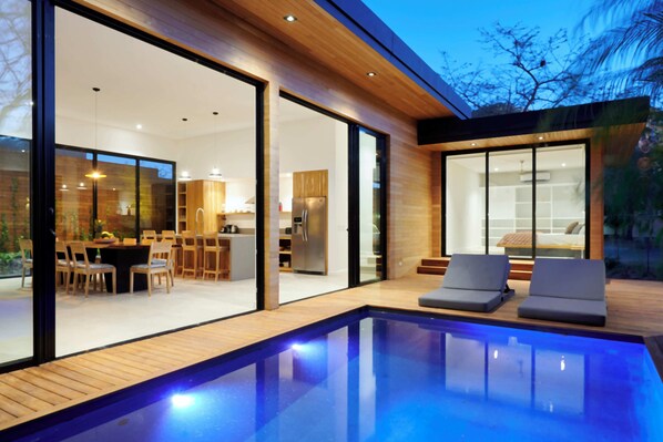 Pool - Spacious 4-bedroom house with AC in marvelous Playa Langosta (Playa Langosta)
