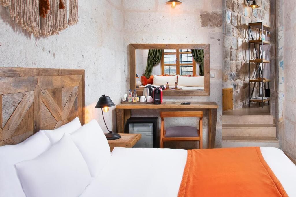 Superior Room, Patio, City View | Egyptian cotton sheets, premium bedding, minibar, in-room safe