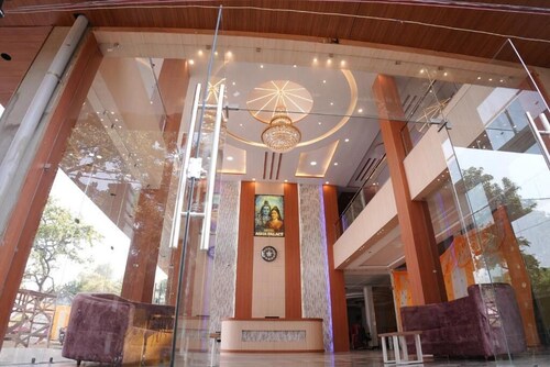 Hotel Asha Palace By Basotel 