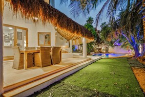 Outdoor dining - Beautiful 4-bedroom Villa with Private Pool close to Hotel Zone (Cancún)