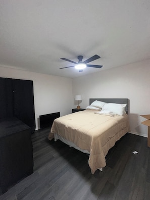 Room - 3-bedroom townhome in beautiful Kansas City FIFA (Kansas City)