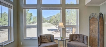 Bear`s Den | Secluded, Pet-Friendly Getaway in BV