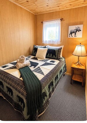 Room - Rustic Red Retreat & Sauna (Talkeetna)
