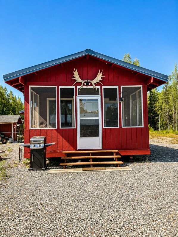 Exterior - Rustic Red Retreat & Sauna (Talkeetna)