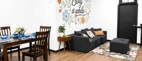 Apartment, 3 Bedrooms, Non Smoking, Park View | Living area