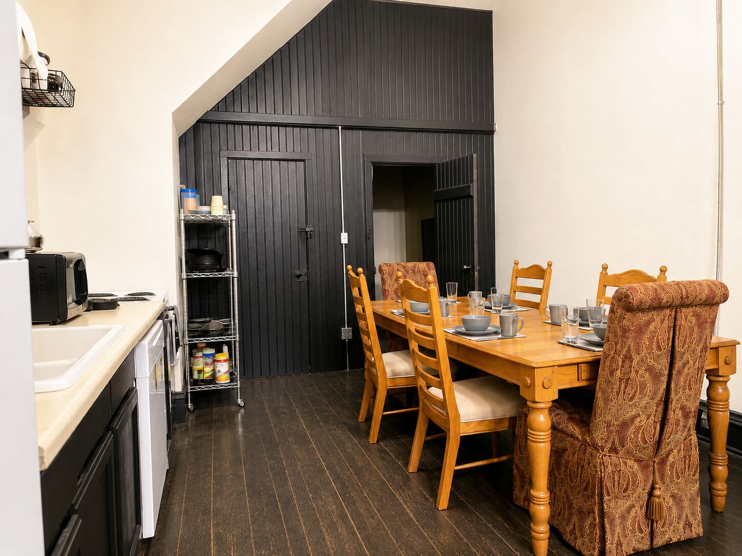 Apartment, 2 Bedrooms, Non Smoking | In-room dining
