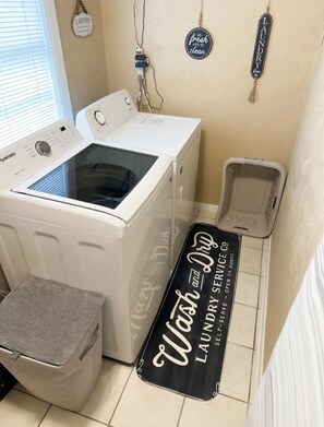 Interior - Port Arthur 3 Bedroom with Backyard Fire Pit & Parking (Port Arthur)