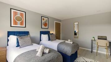 4 bedrooms, iron/ironing board, free WiFi, bed sheets