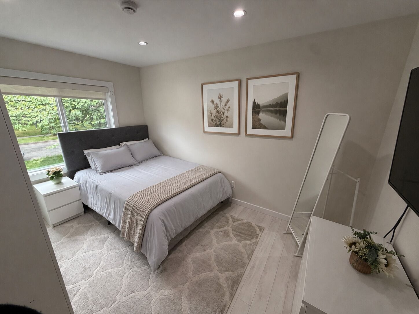 3 bedrooms, iron/ironing board, travel crib, WiFi (free)