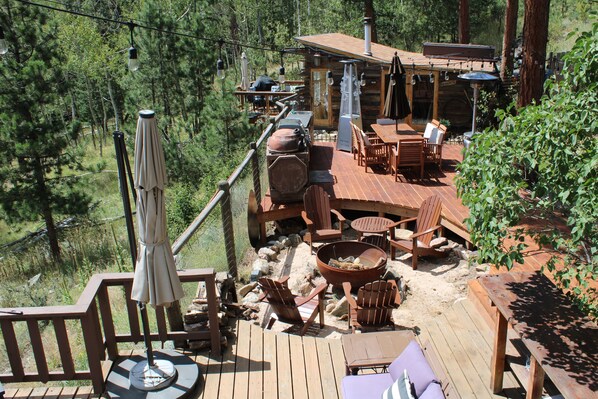 Outdoor dining - Escape the City to Enjoy Incredible Mountain Views (Bailey)