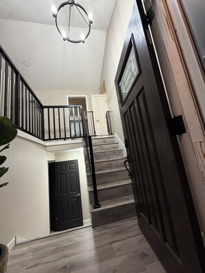 Interior - 3-bedroom 2 bathhouse in charming La Vista (La Vista)