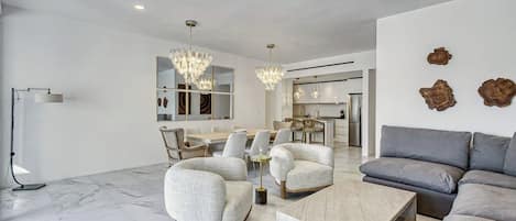 Apartment, Multiple Beds, Ocean View (Marea Los Cabos Fragata 503) | Living area