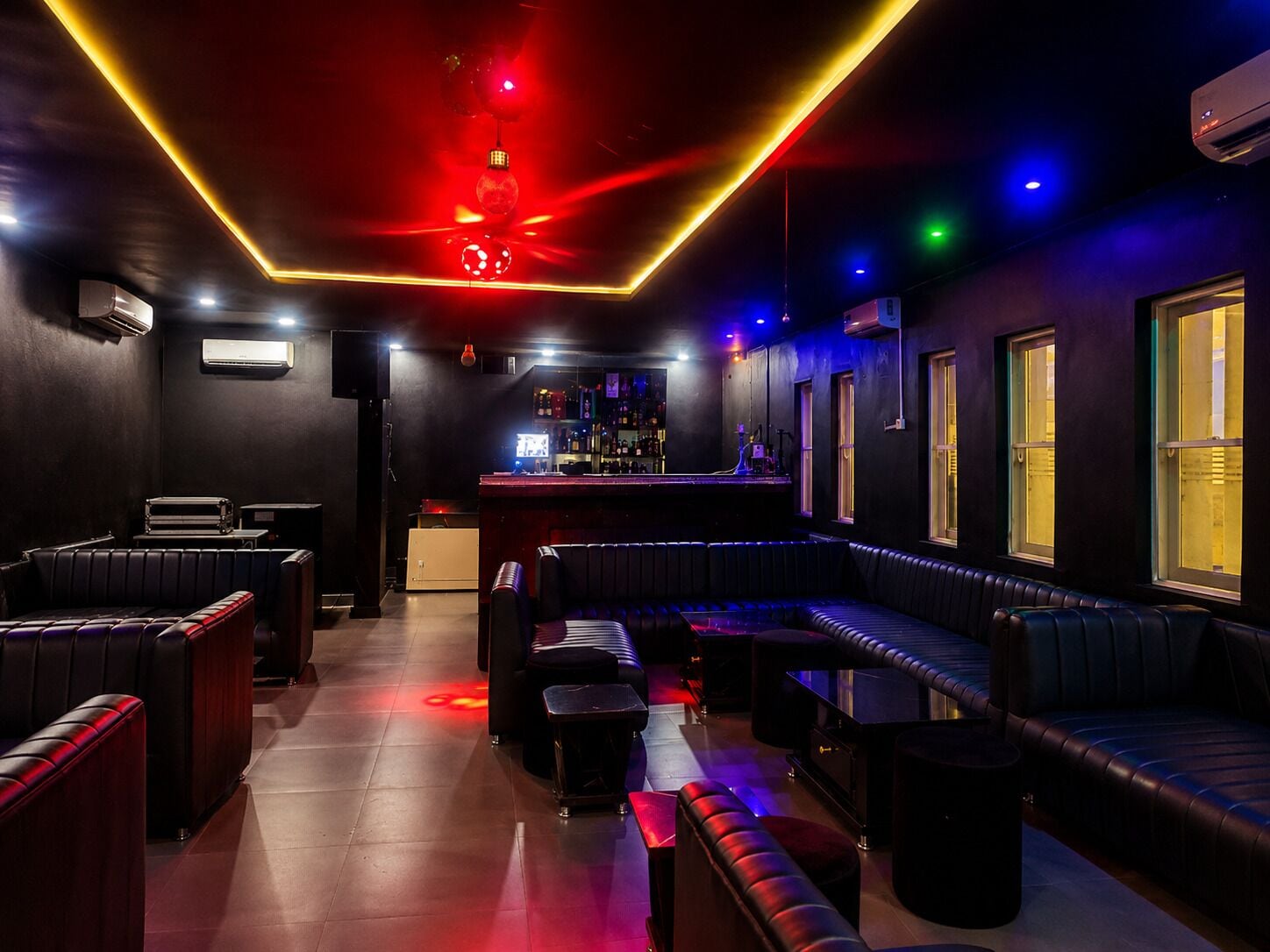 2 Bars/Lounges, Champagner-Bar, Weinbar